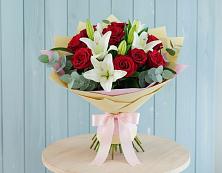 Букет цветов из:  Лилии и Розы в Фёдоровской