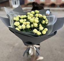 Букет Белые кустовые розы Солинеро в Фёдоровской