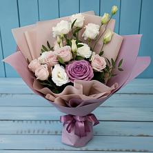 Букет цветов из:  Розы и Лизиантусы в Фёдоровской