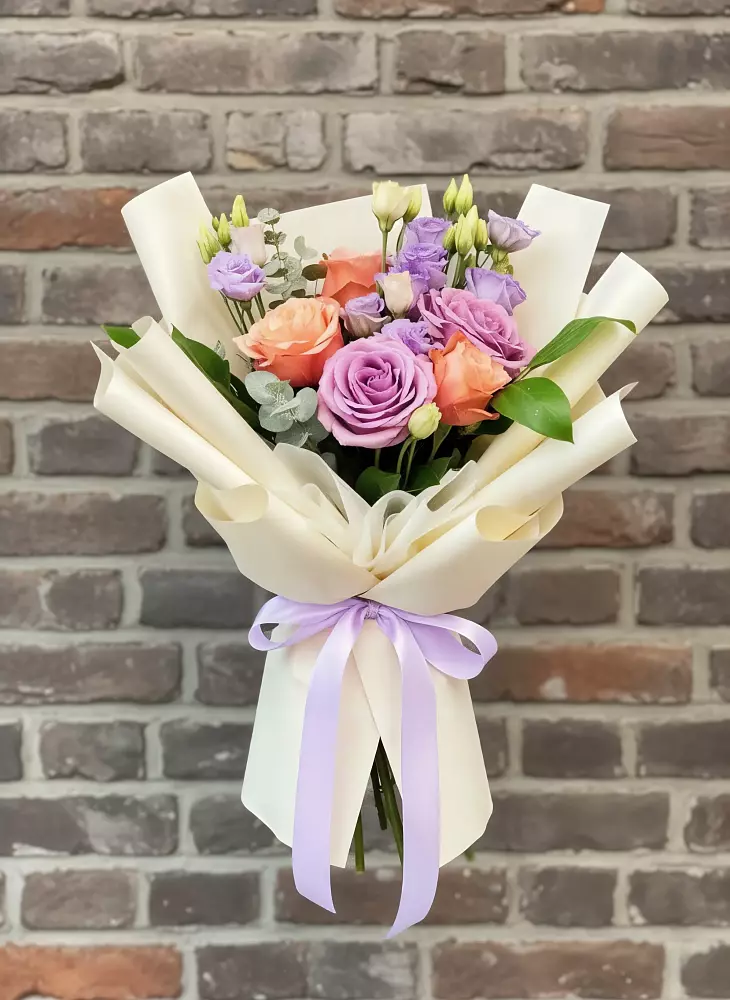 Букет цветов из: Лизиантусы и Розы в Фёдоровской