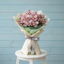 Букет цветов из:  Орхидеи и Розы #REPLACE_PRED# Фёдоровской