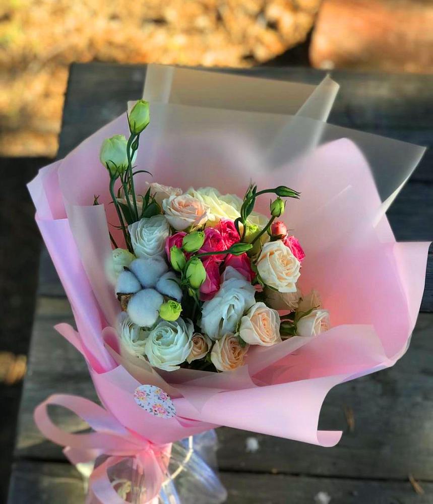 Букет цветов из: Розы и Лизиантусы в Фёдоровской