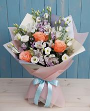 Букет цветов из:  Лизиантусы, Розы, Альстромерии и Гипсофила в Фёдоровской