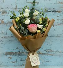 Букет цветов из:  Розы и Лизиантусы в Фёдоровской