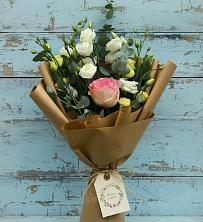 Букет цветов из:  Розы и Лизиантусы в Фёдоровской