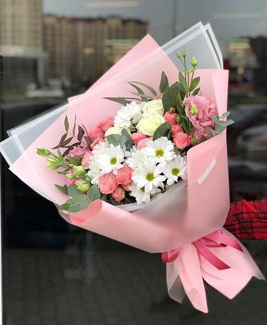 Букет цветов из: Розы, Лизиантусы и Хризантемы в Фёдоровской
