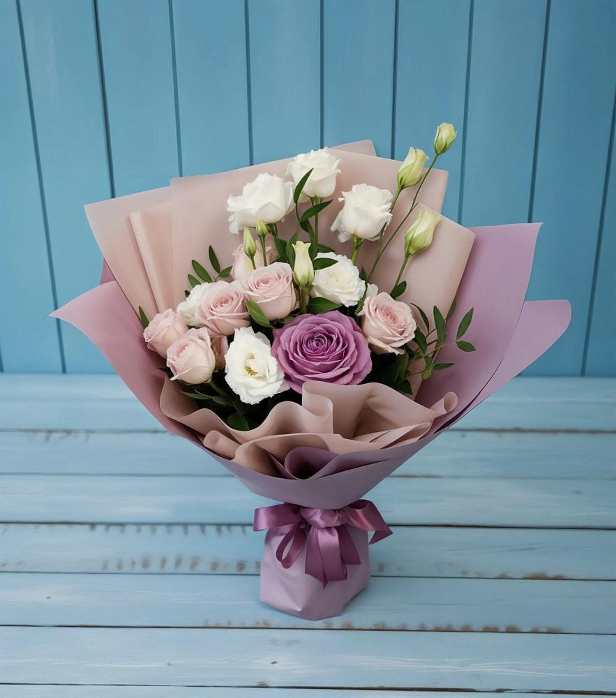 Букет цветов из: Розы и Лизиантусы в Фёдоровской